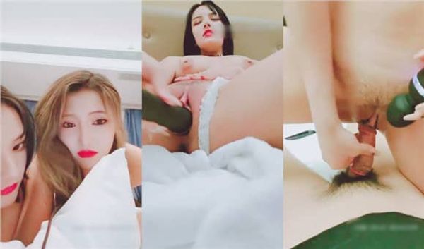 【人间水蜜桃】妖艳红唇双女自慰啪啪大秀，大黑牛震动手指扣弄口交骑坐抽插