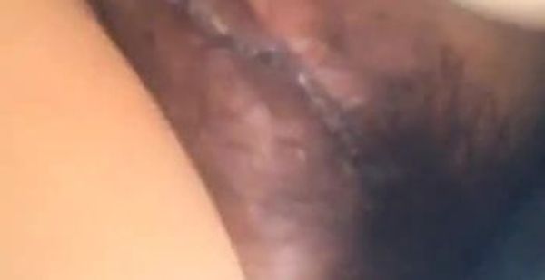 滴滴车上，漏乳，自慰，好紧张，紧张的小穴都流淫丝了！！