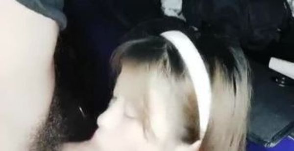 颜值主播在车上直接搞