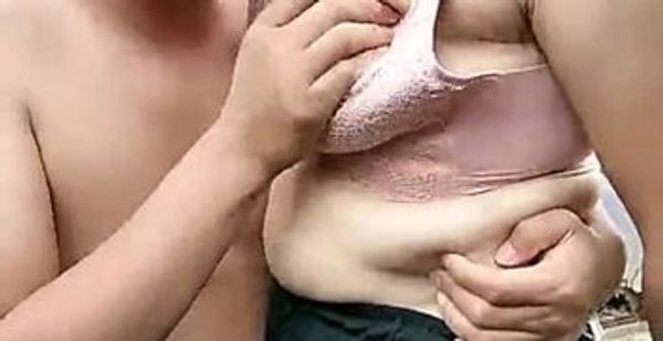 【激情约啪-无户外车震】轻熟女跟小哥激情户外车震，全程露脸主动撩骚小哥深喉口交大鸡巴，让小哥多体位蹂躏玩骚奶子，叫声淫荡刺激