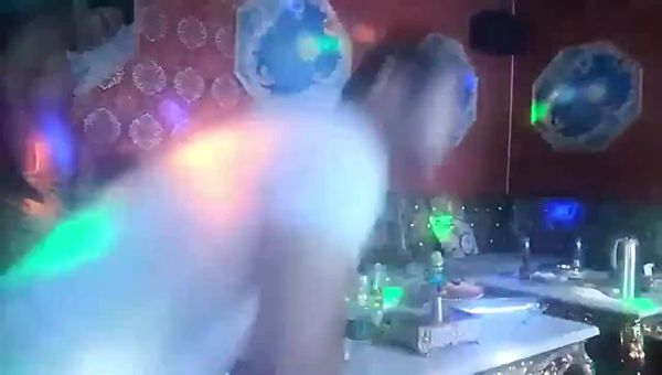 【极品探花-赵总】2021-6-9，灯红酒绿惹人醉，寻花问柳进行时，36D御姐风领衔闺蜜出境，喷血脱衣劲爆热舞暖场，4P大战一触即发