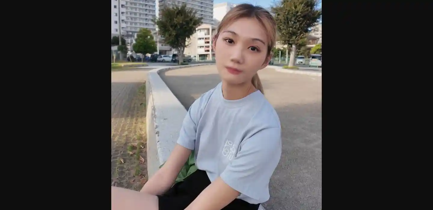 FC2PPV 4787857 身材苗条的美女再联络我 因为她非常缺钱想找找外快